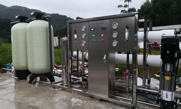 養(yǎng)殖場每小時(shí)4噸反滲透直飲水設(shè)備