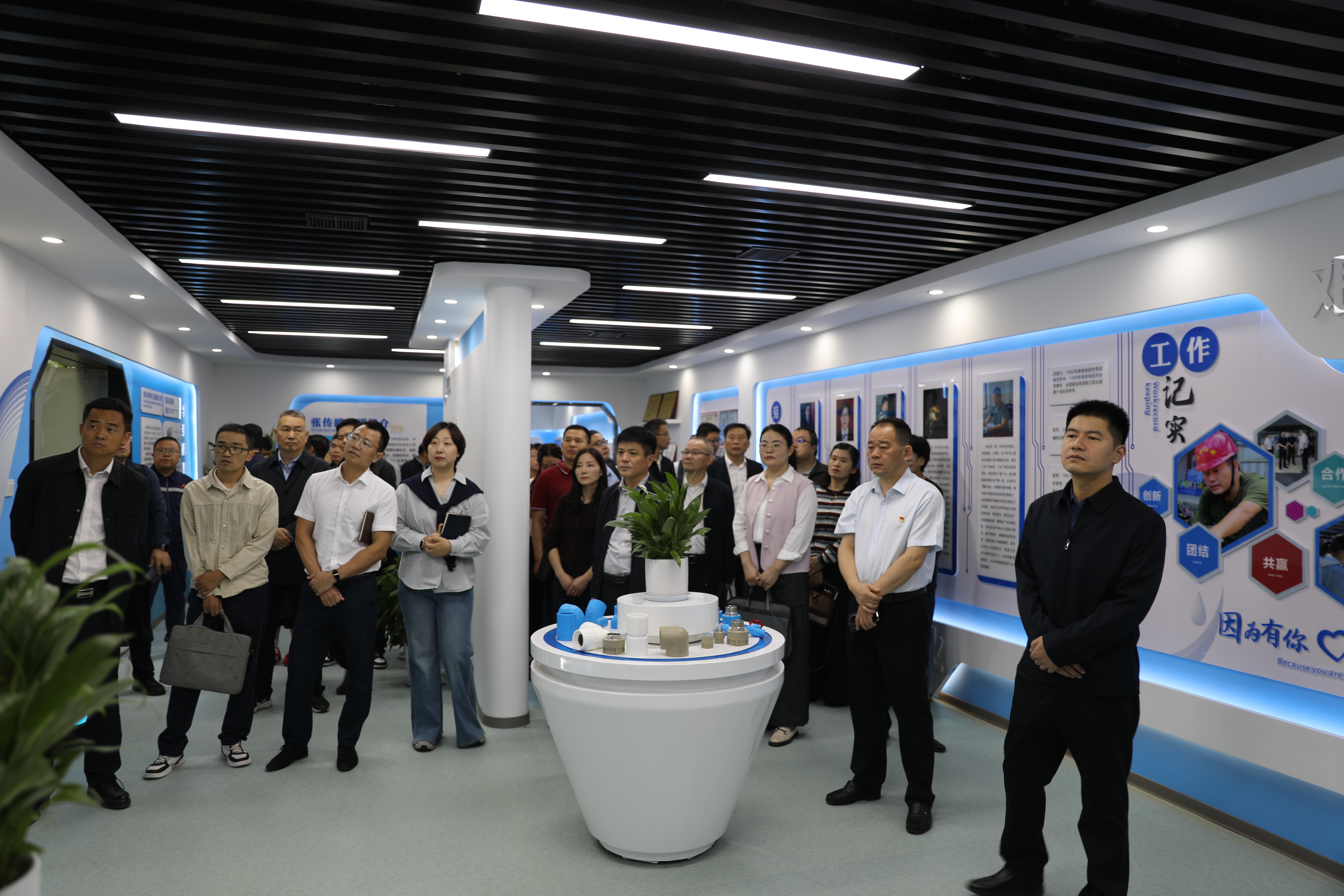 1758270256a531294.jpg 1758270256a531294.jpg